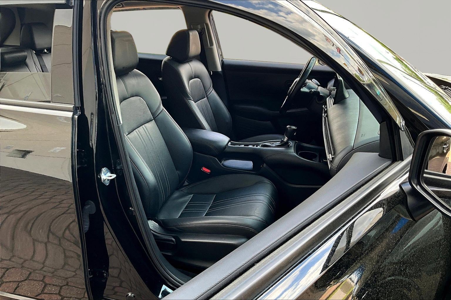 Used 2025 Honda HR-V EX-L image 27