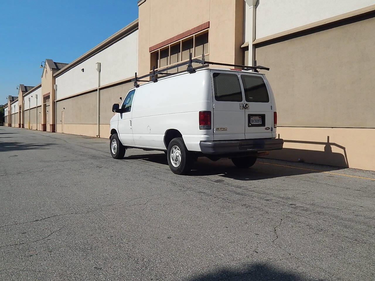 Used 2007 Ford E-250 and Econoline 250 RWD image 7