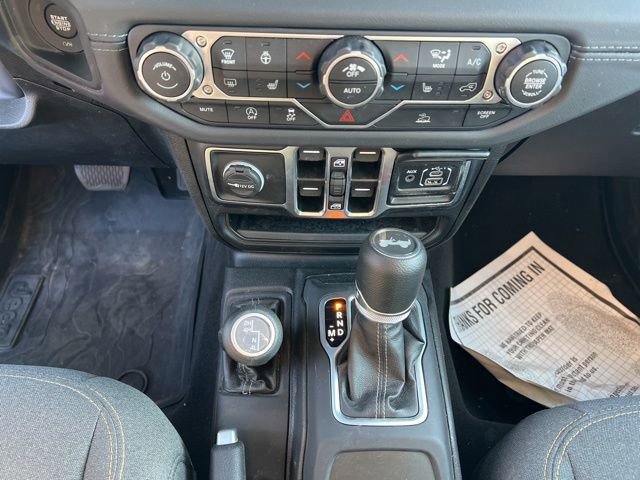 Used 2025 Jeep Wrangler Unlimited Sahara AWD/4WD image 18