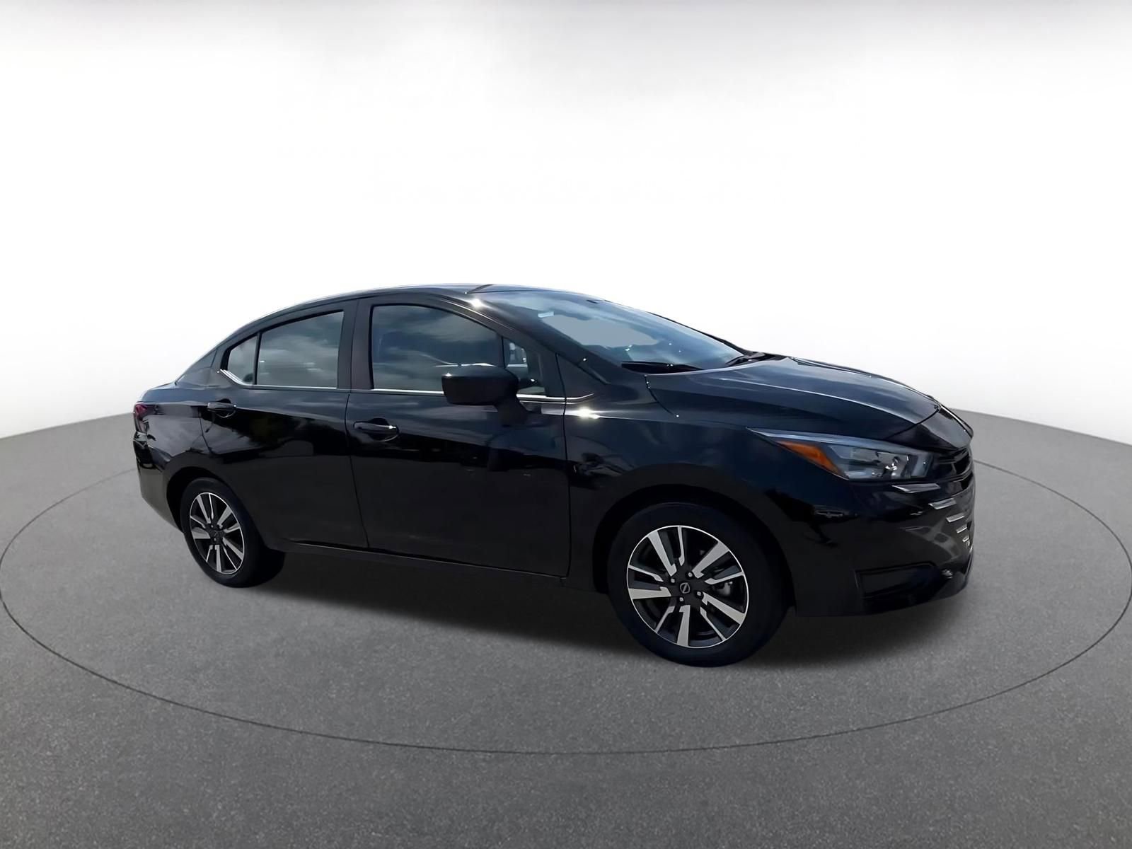Used 2025 Nissan Versa SV FWD video 2
