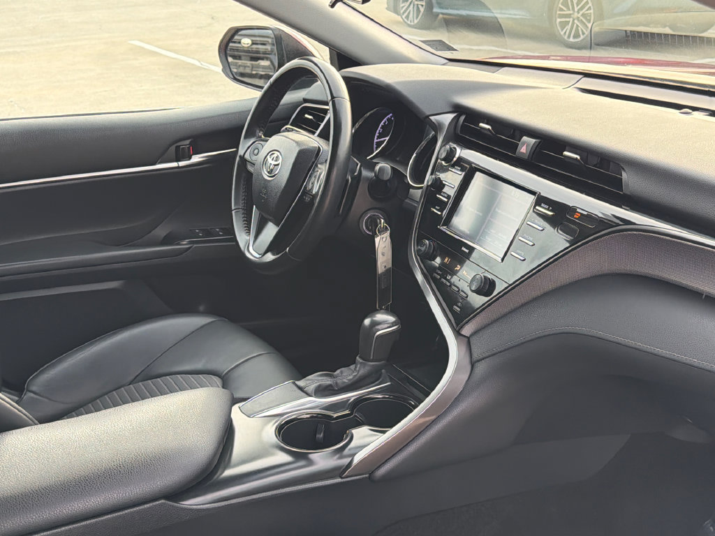 Used 2020 Toyota Camry SE FWD image 8