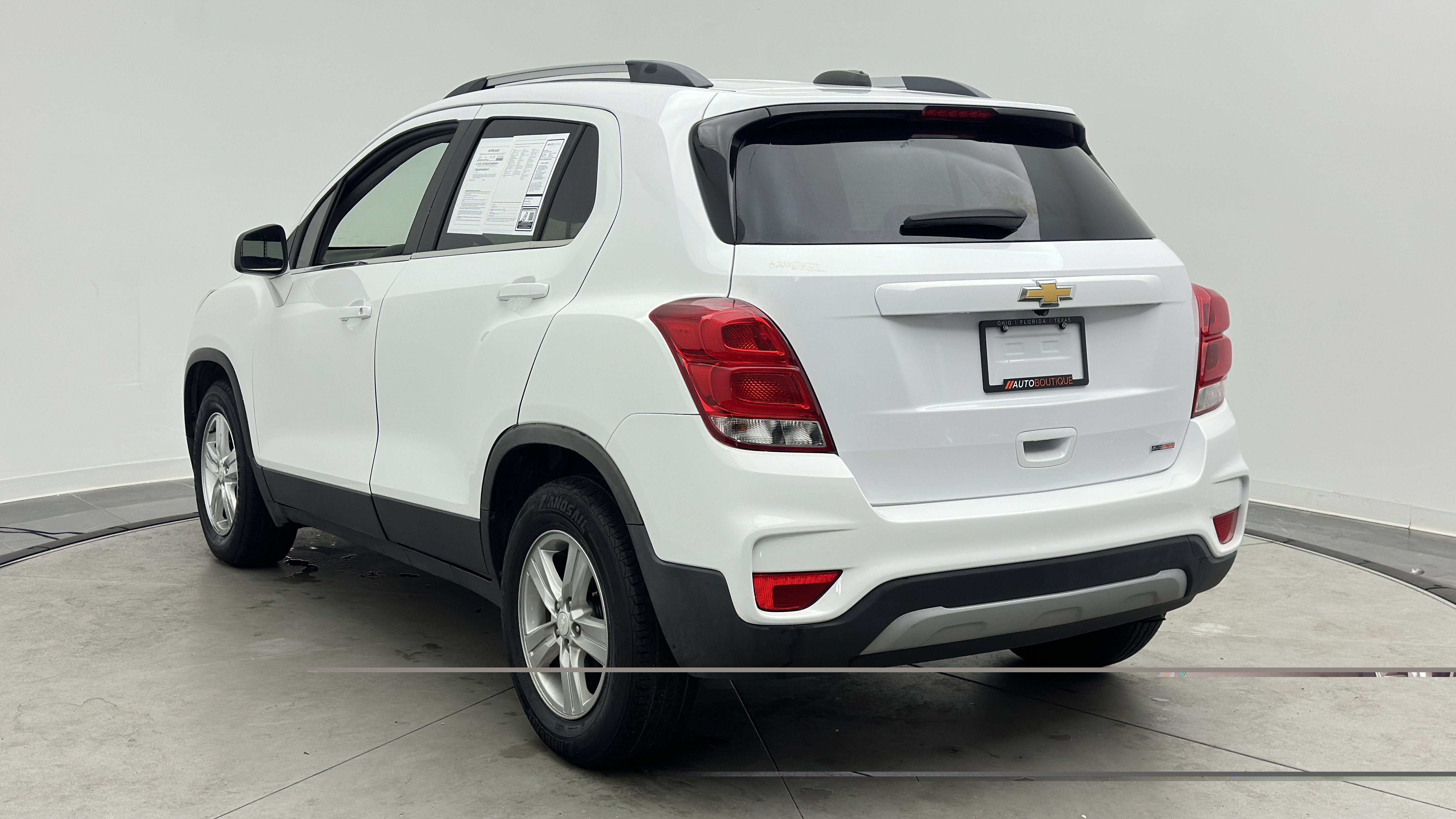 Used 2020 Chevrolet Trax LT FWD image 4