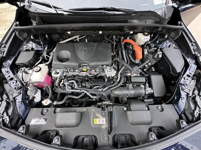 Certified 2024 Toyota Venza XLE image 32