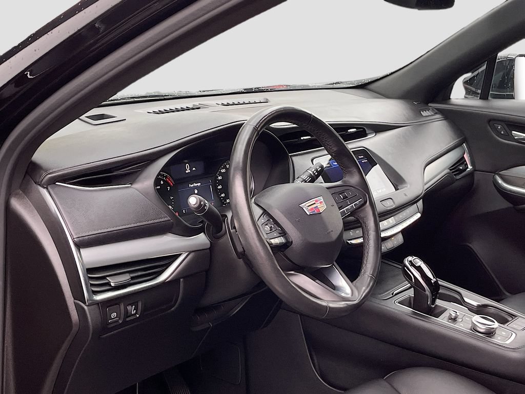 Used 2020 Cadillac XT4 Premium Luxury w/ Cold Weather Package AWD/4WD image 9