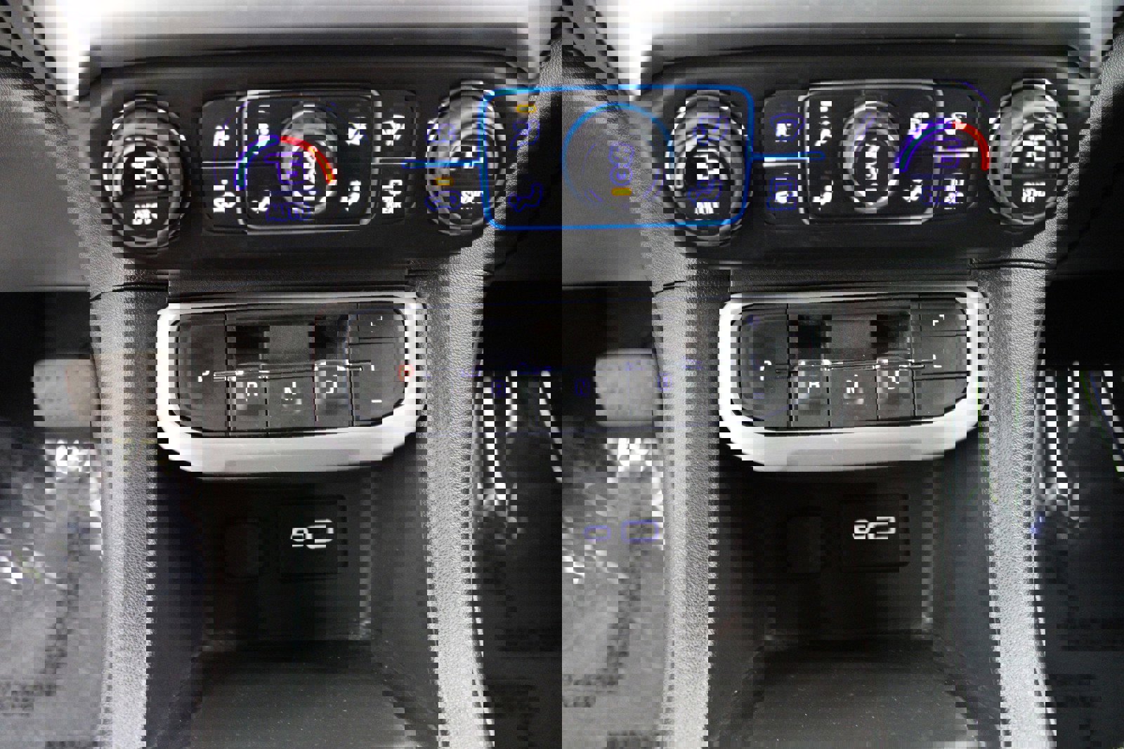 Used 2023 GMC Acadia SLE w/ Driver Convenience Package image 33