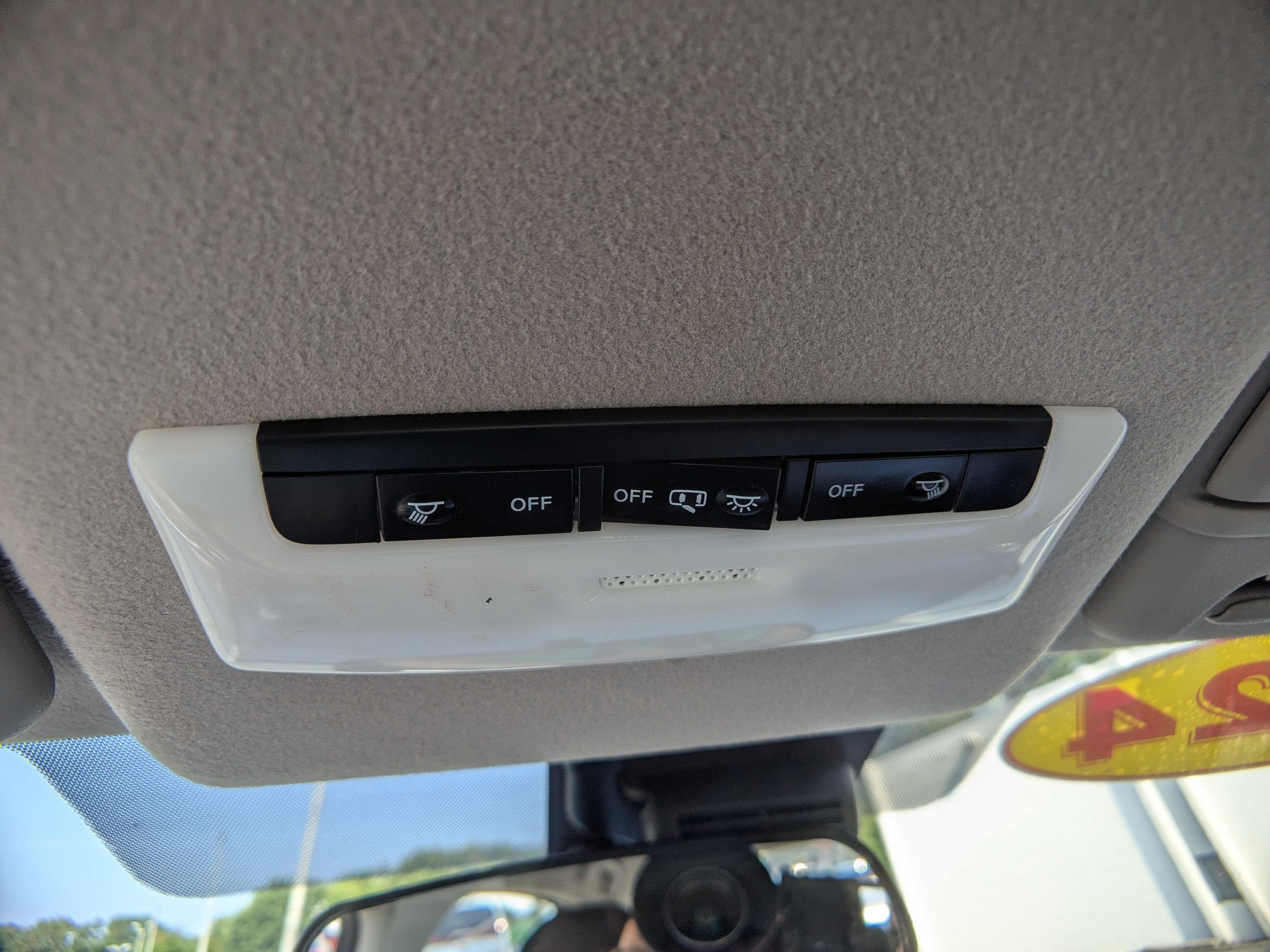 Used 2024 Nissan Versa SV FWD image 17