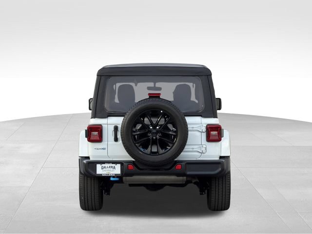 Used 2023 Jeep Wrangler Unlimited Sahara AWD/4WD image 6