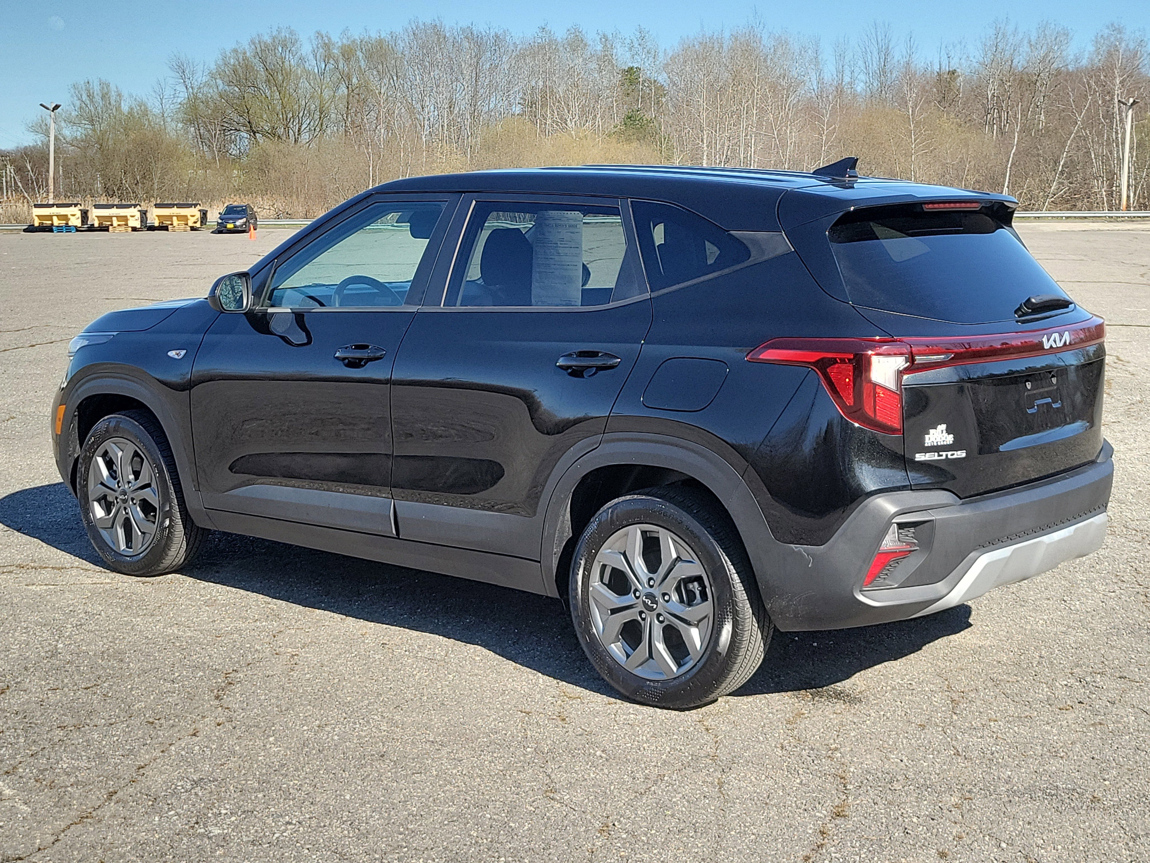 Used 2025 Kia Seltos LX AWD/4WD image 7
