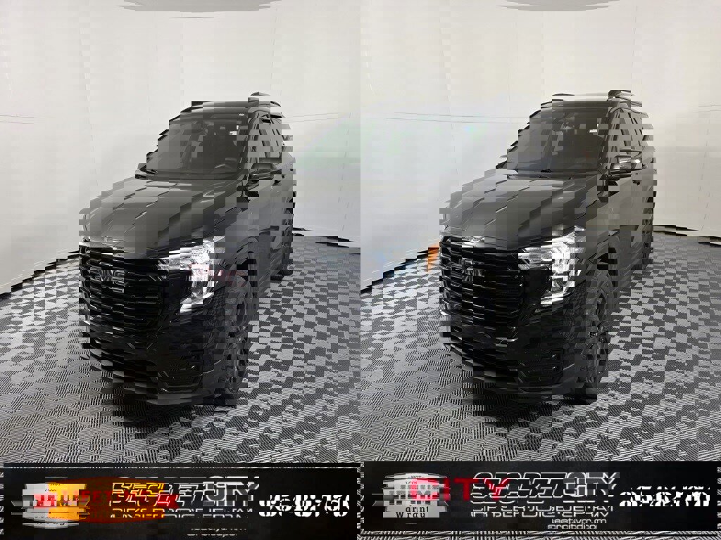 Used 2022 GMC Terrain SLE w/ Driver Convenience Package image 1