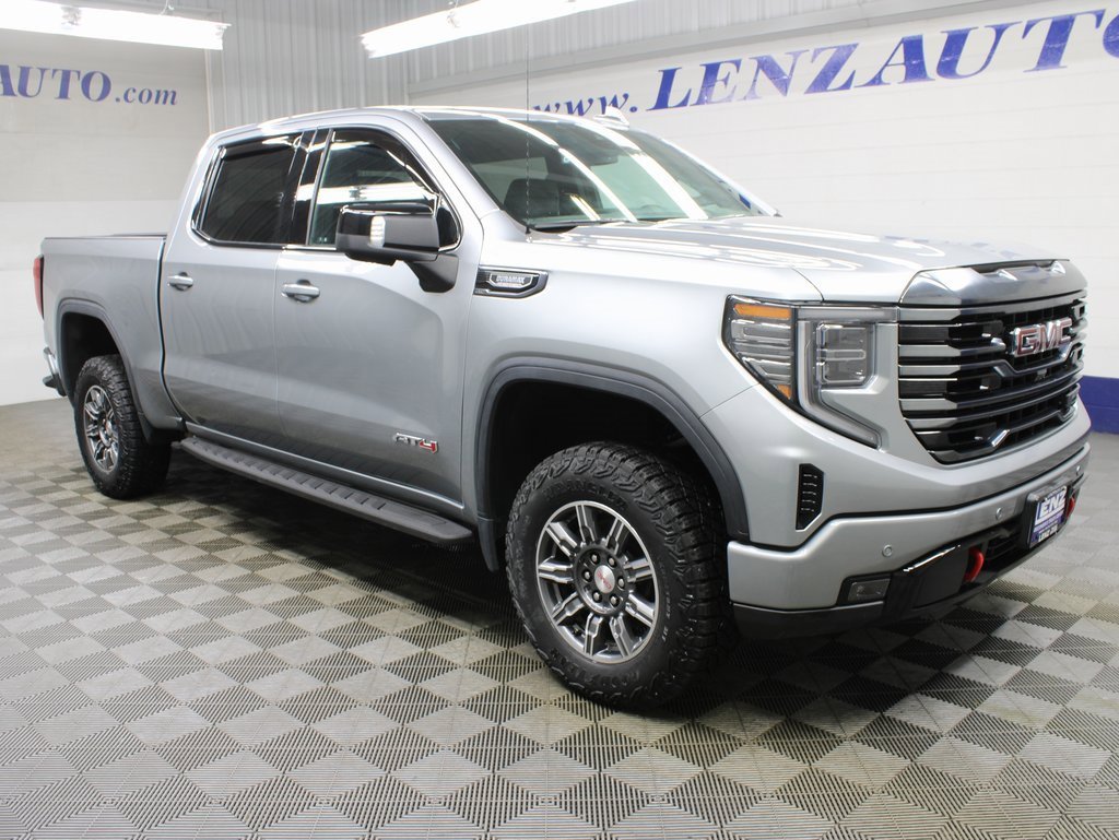 Used 2024 GMC Sierra 1500 AT4 w/ AT4 Preferred Package image 3