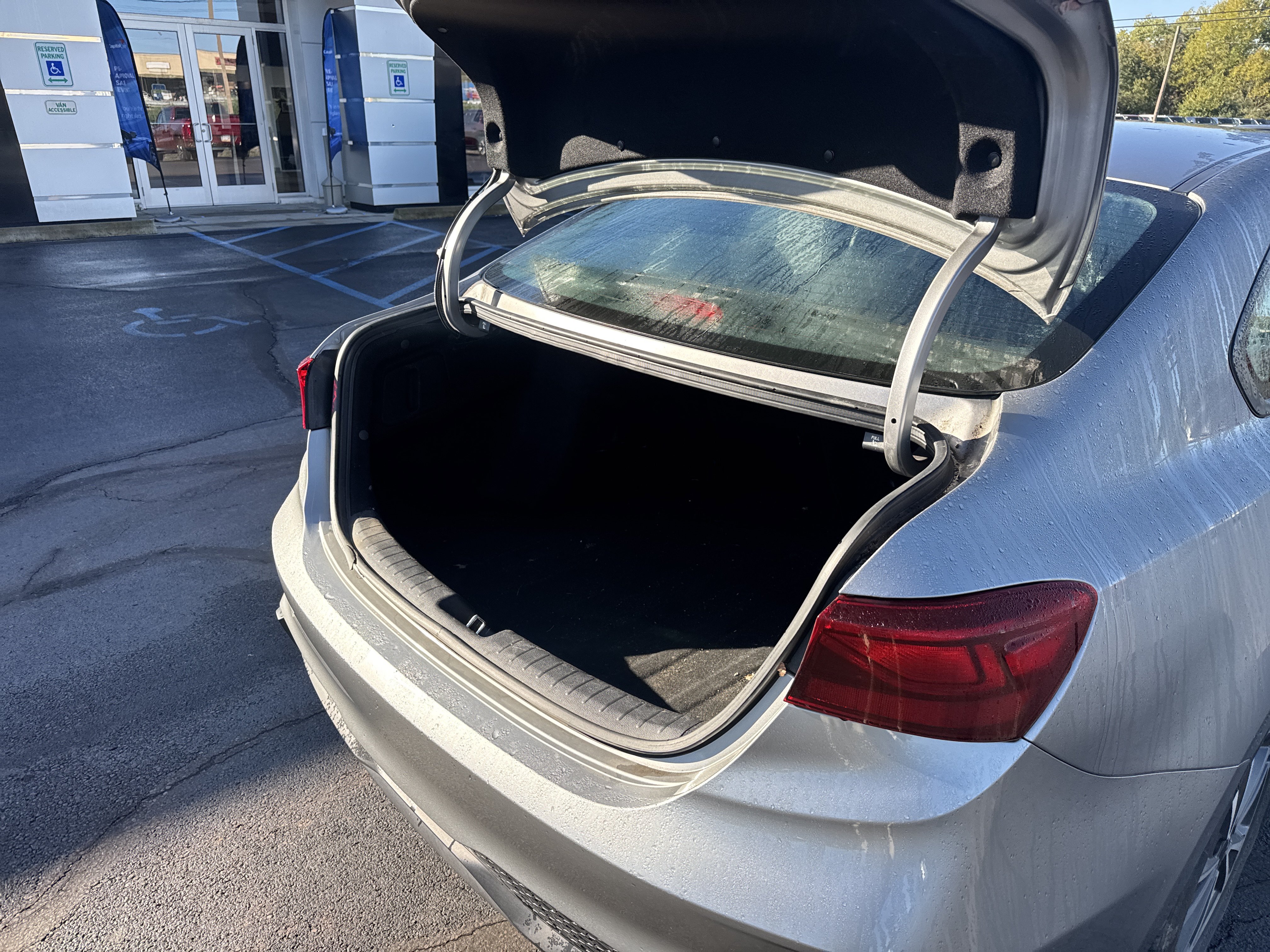 Used 2023 Kia Forte LXS w/ LXS Technology Package FWD image 5