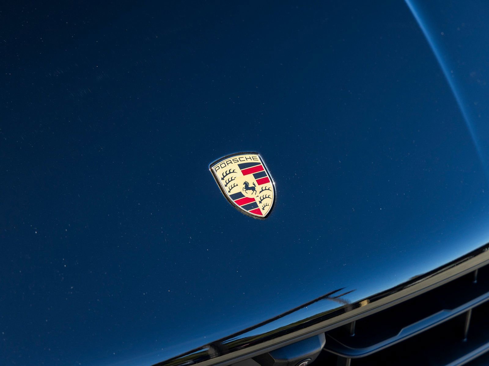 Certified 2025 Porsche Macan S image 16