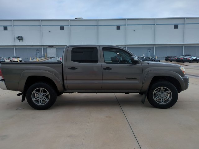 Used 2011 Toyota Tacoma PreRunner w/ SR5 Pkg #2 image 4