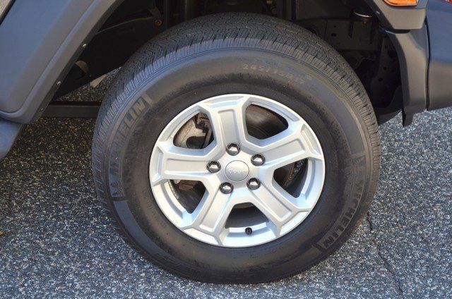 Used 2021 Jeep Wrangler Sport image 10