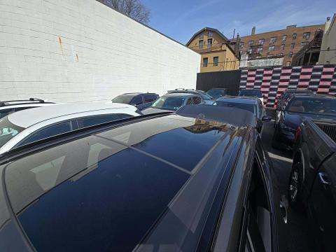 Used 2024 BMW X5 xDrive40i w/ M Sport Package image 3