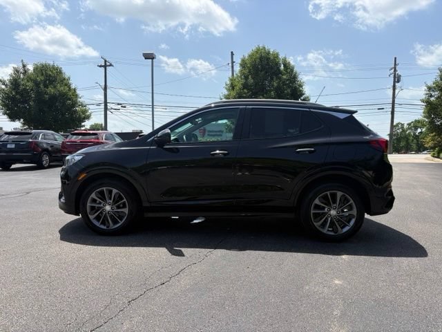 Used 2023 Buick Encore GX Select w/ Sport Touring Package FWD image 2