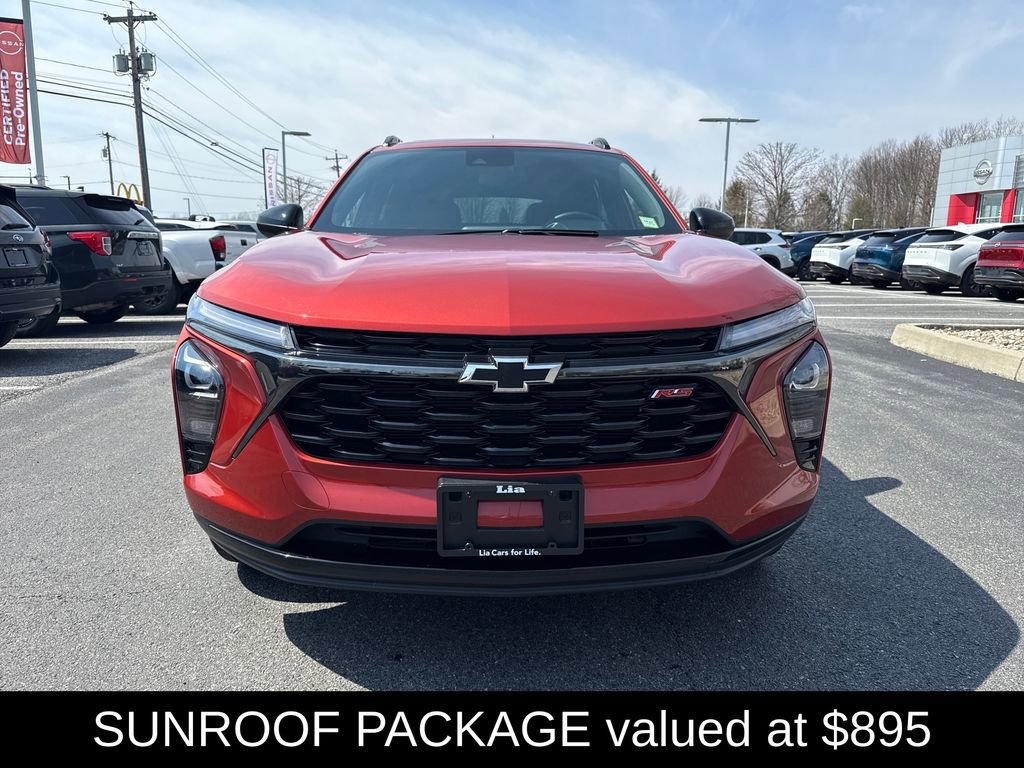 Used 2024 Chevrolet Trax RS w/ Sunroof Package image 3