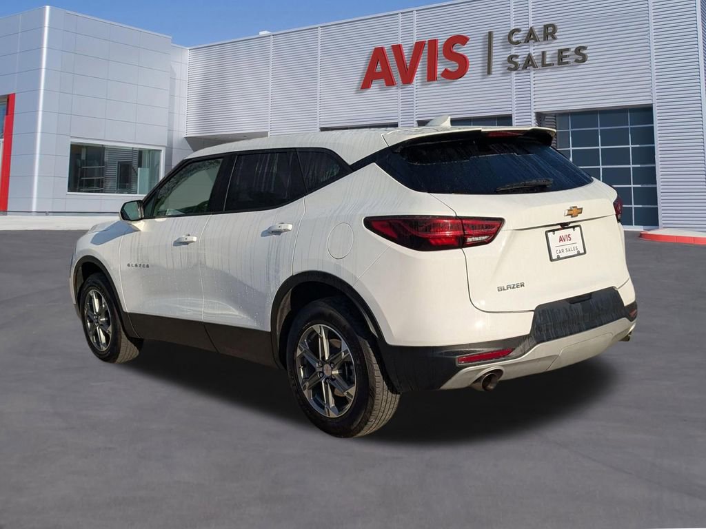 Used 2025 Chevrolet Blazer LT image 9
