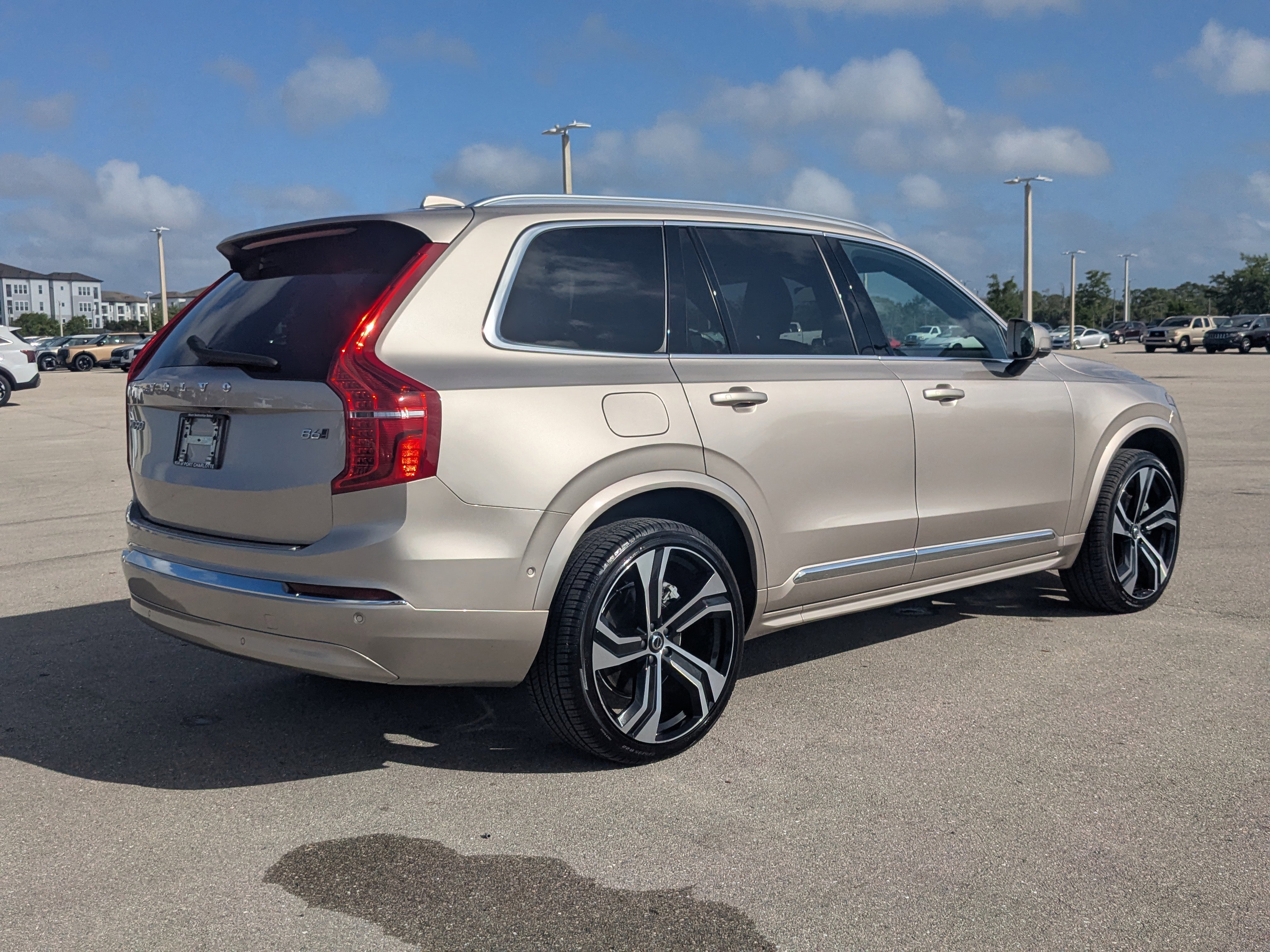 Used 2025 Volvo XC90 B6 Ultra w/ Protection Package Premier AWD/4WD image 5
