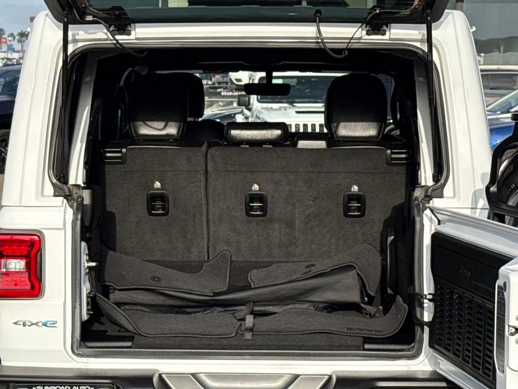 Used 2022 Jeep Wrangler Unlimited Sahara w/ Cold Weather Group image 12