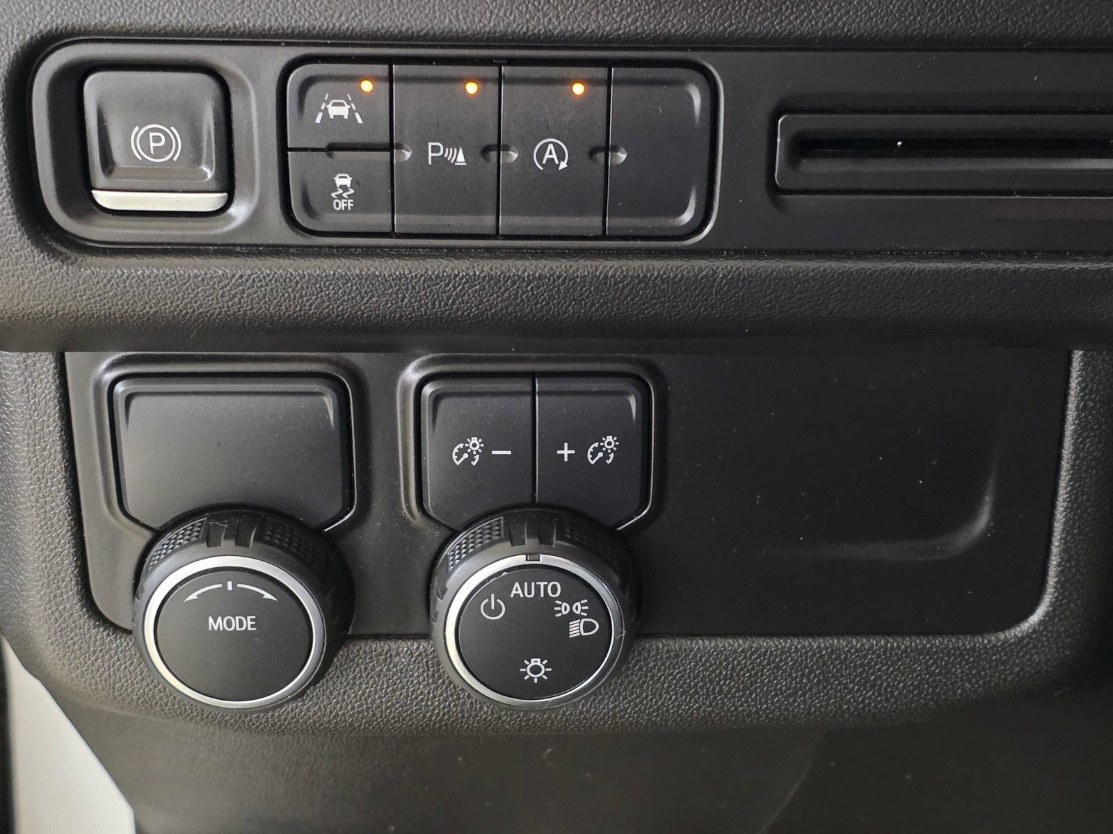 Used 2023 Chevrolet Suburban LS RWD image 34