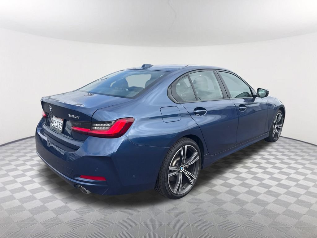 Certified 2023 BMW 330i Sedan w/ Premium Package RWD image 4
