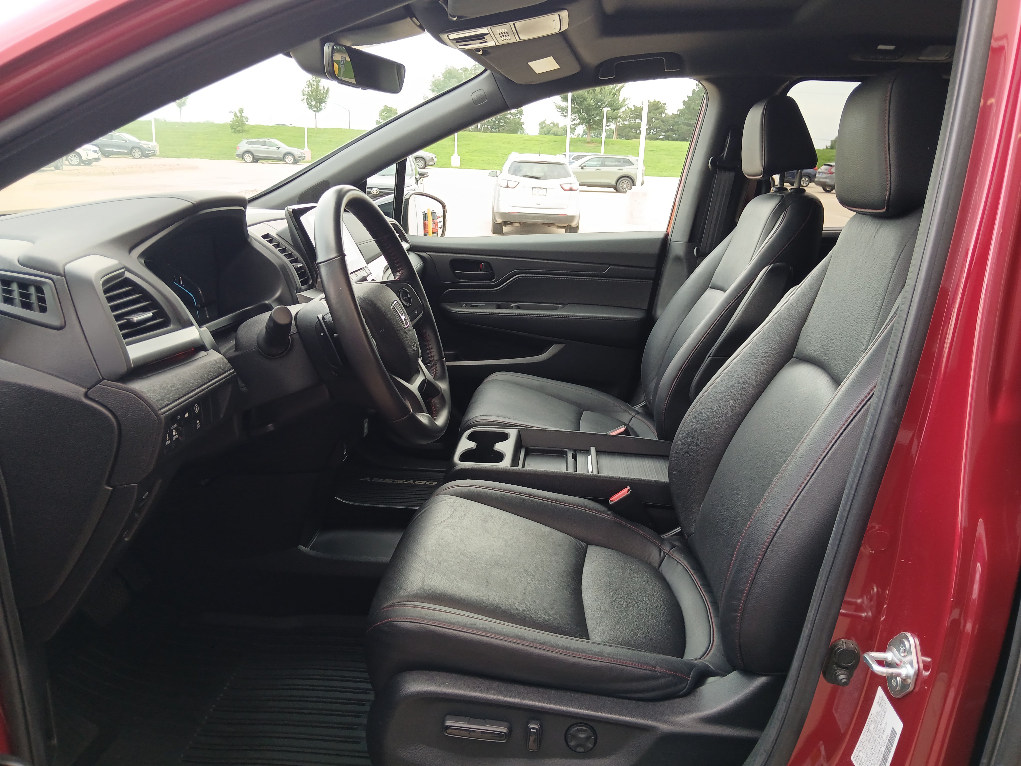 Used 2024 Honda Odyssey Sport image 8