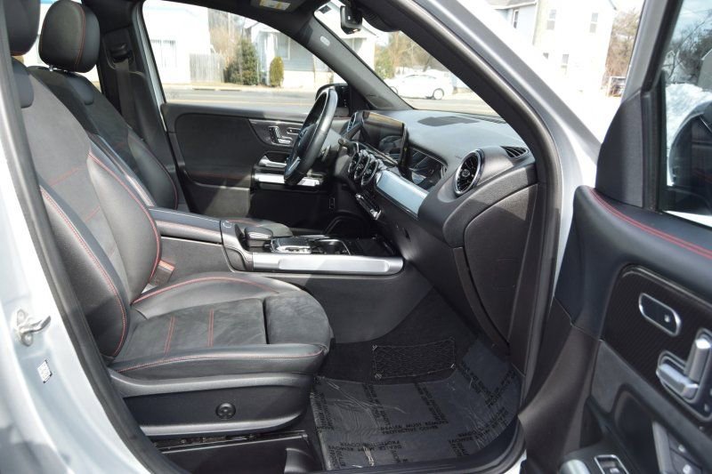 Used 2020 Mercedes-Benz GLB 250 4MATIC image 29