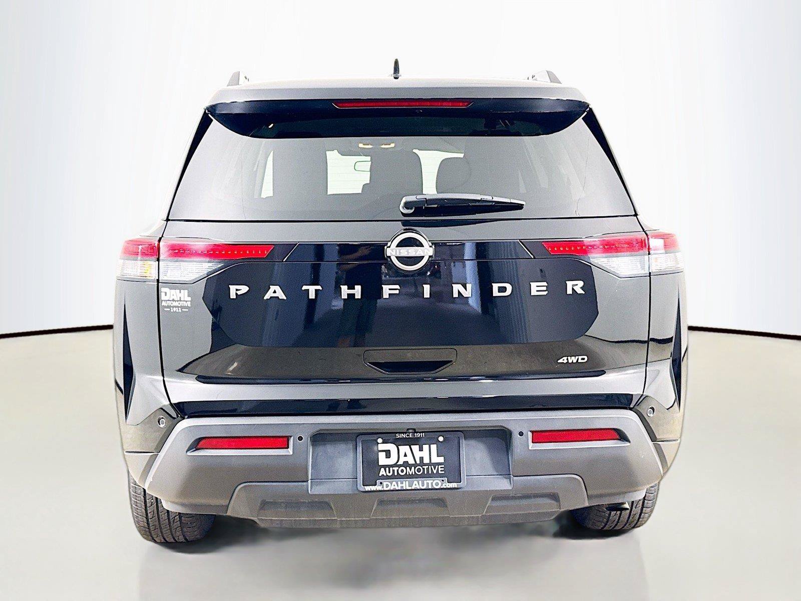Used 2025 Nissan Pathfinder SV AWD/4WD image 12