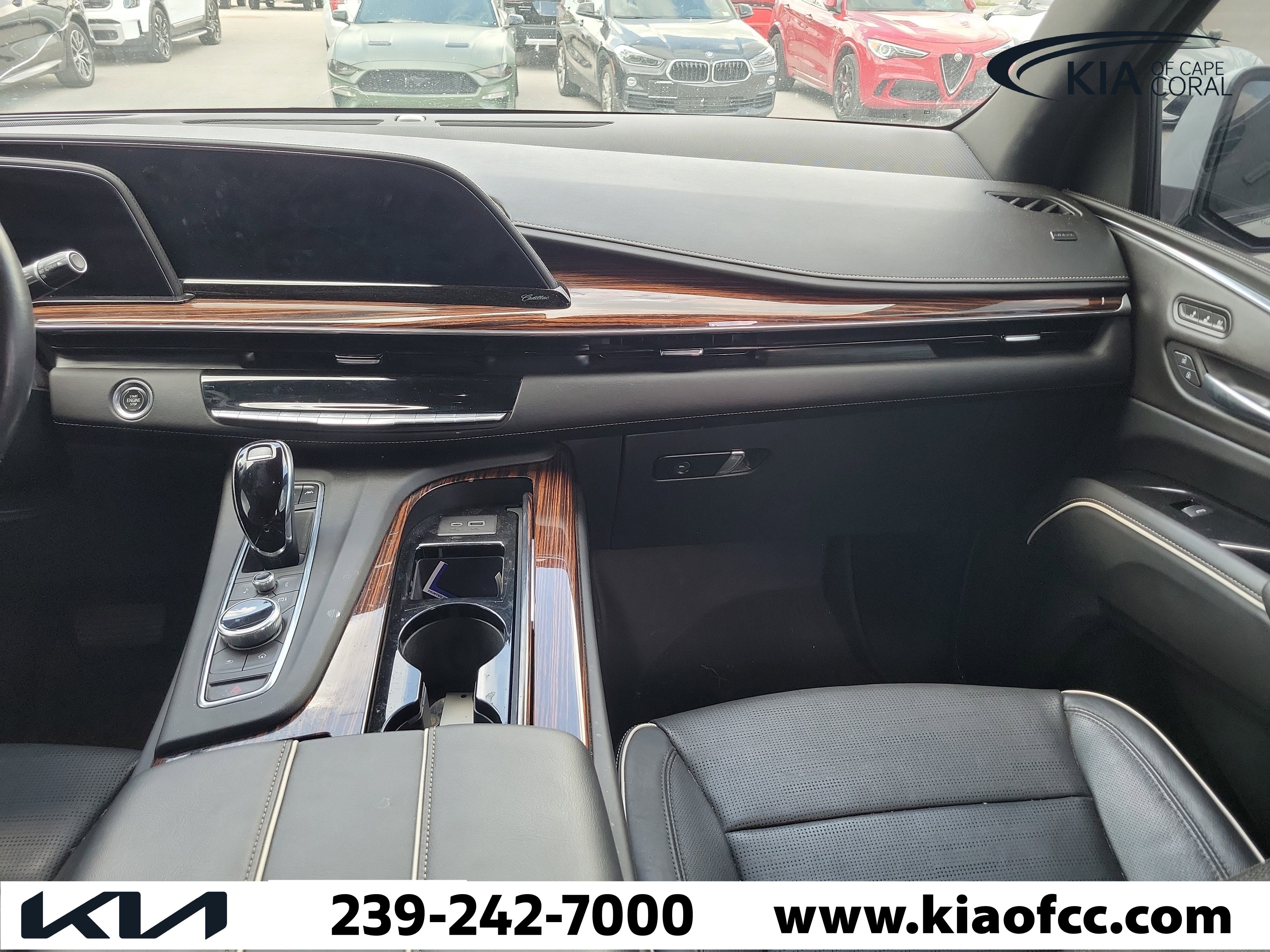 Used 2021 Cadillac Escalade Premium Luxury image 18