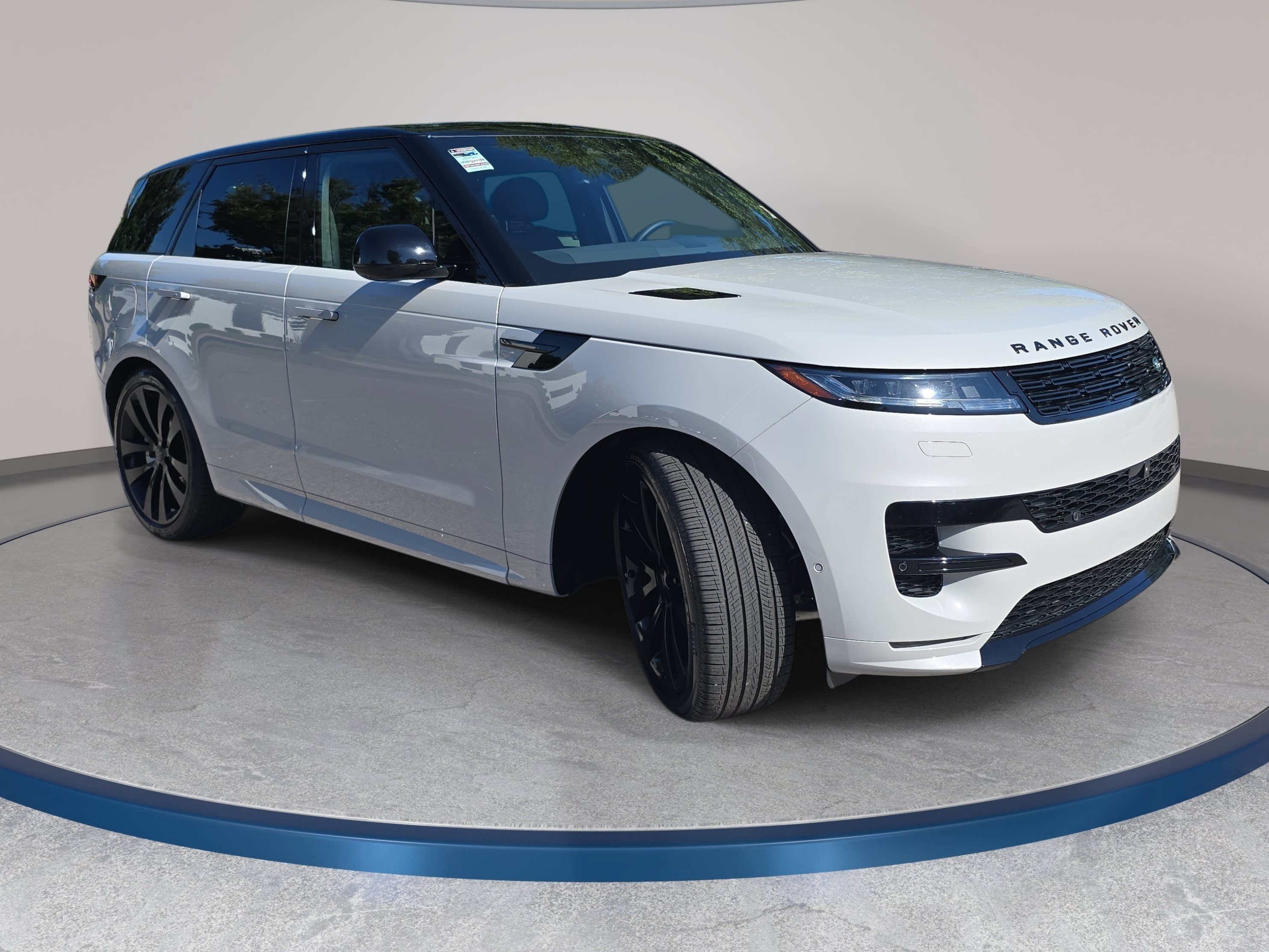 Used 2026 Land Rover Range Rover Sport Dynamic SE AWD/4WD image 3