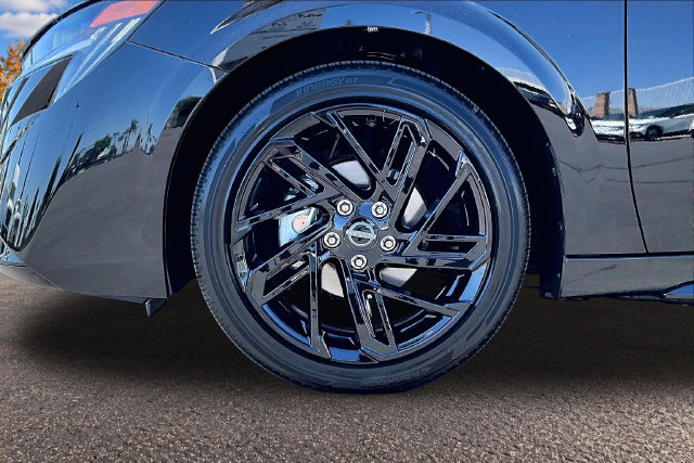 New 2027 Nissan Sentra SR w/ SR Premium Package FWD image 9