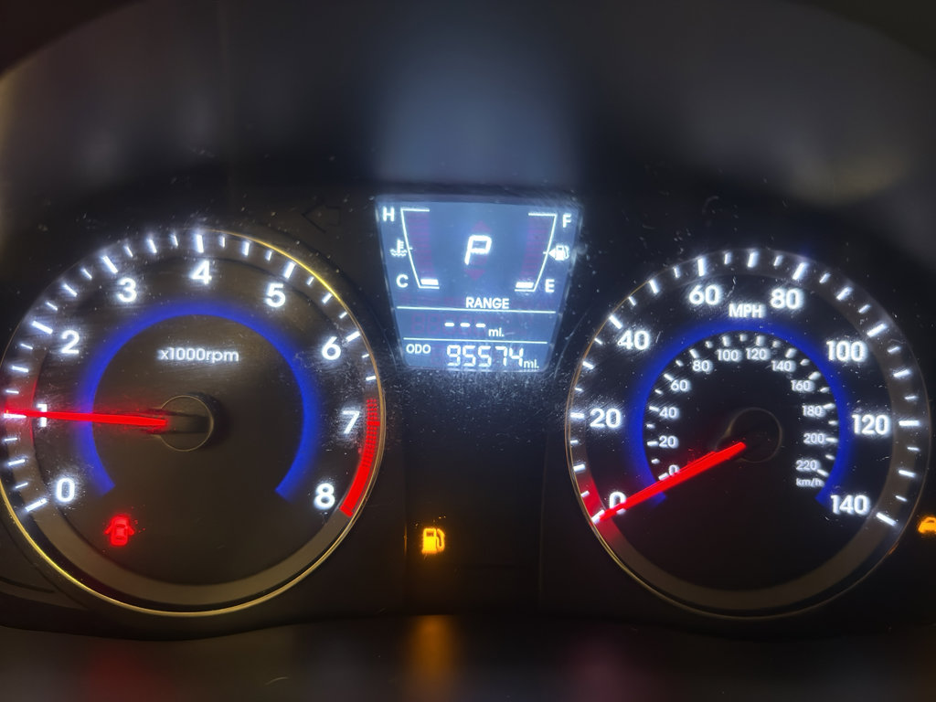 Used 2012 Hyundai Accent SE image 16