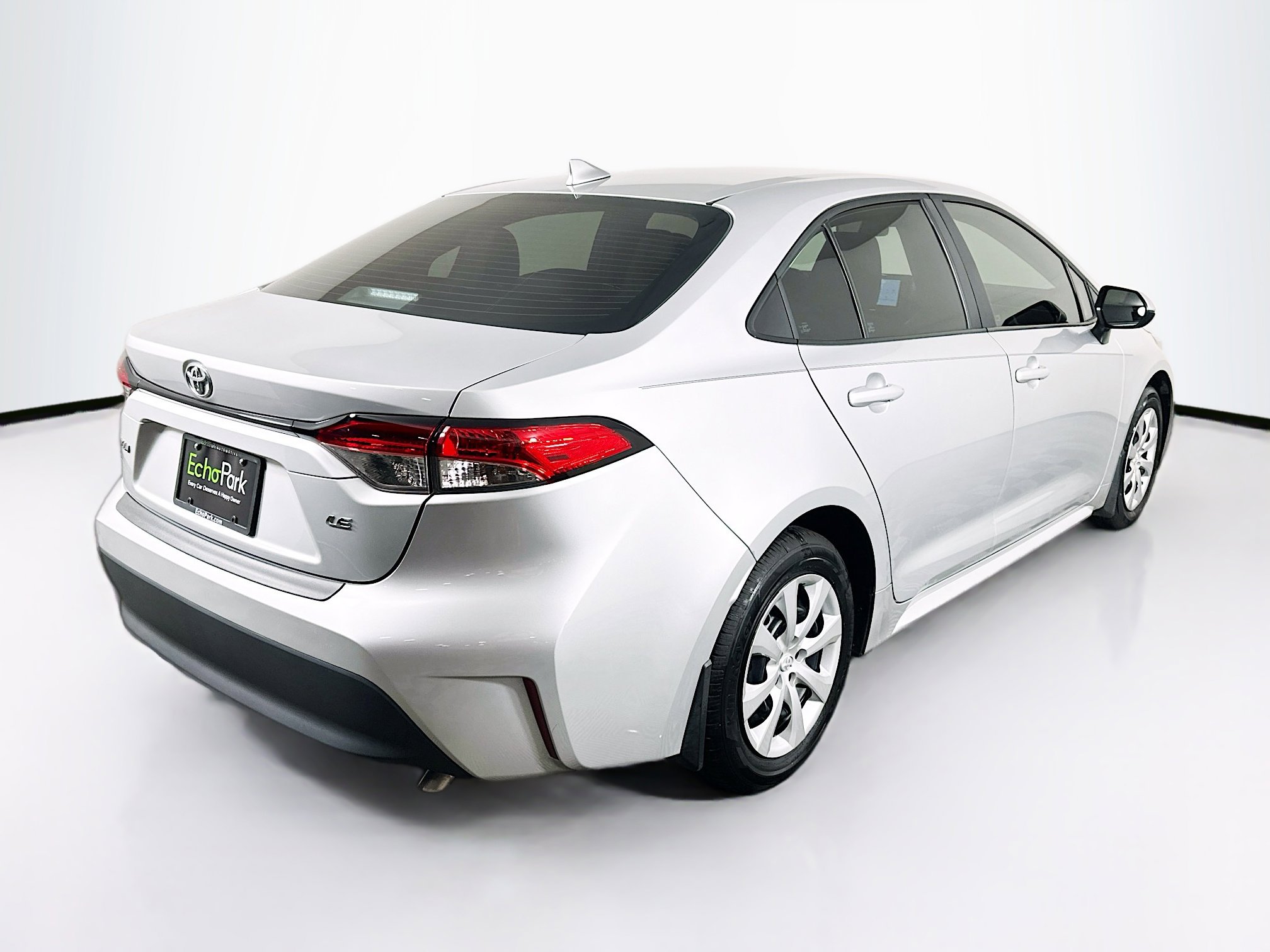 Used 2025 Toyota Corolla LE image 9