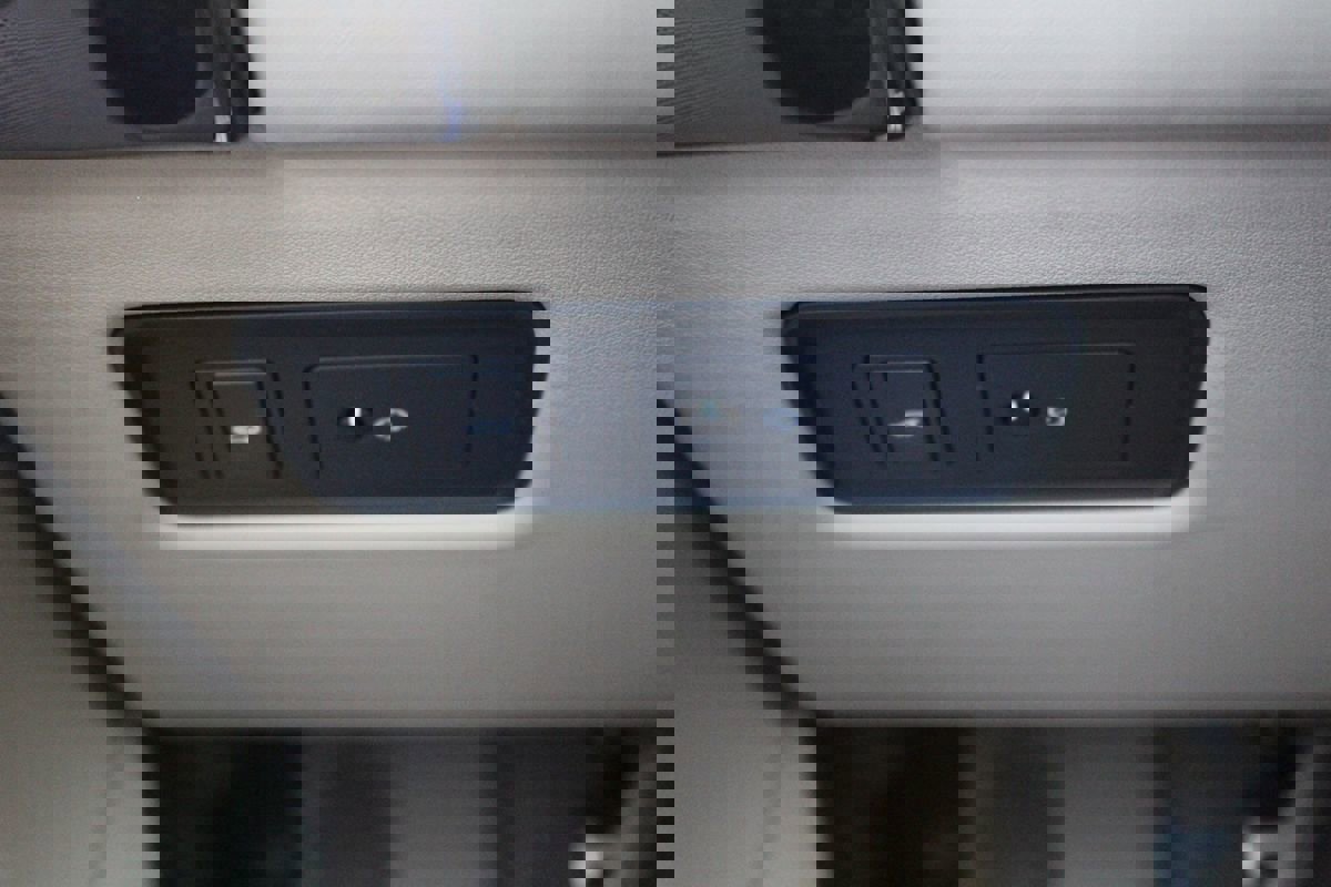 Used 2016 Land Rover Range Rover Supercharged AWD/4WD image 27