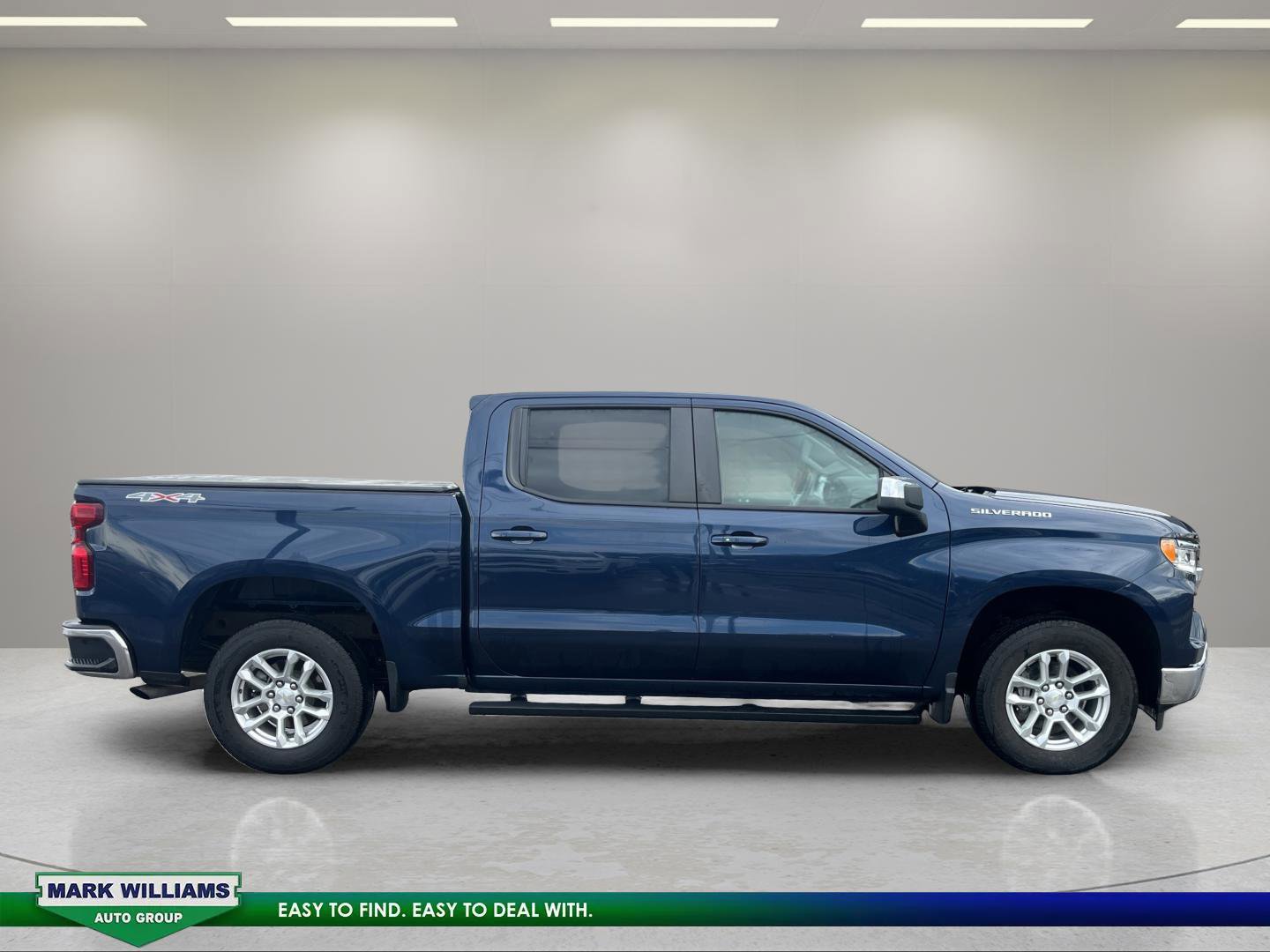 Used 2023 Chevrolet Silverado 1500 LT AWD/4WD image 2