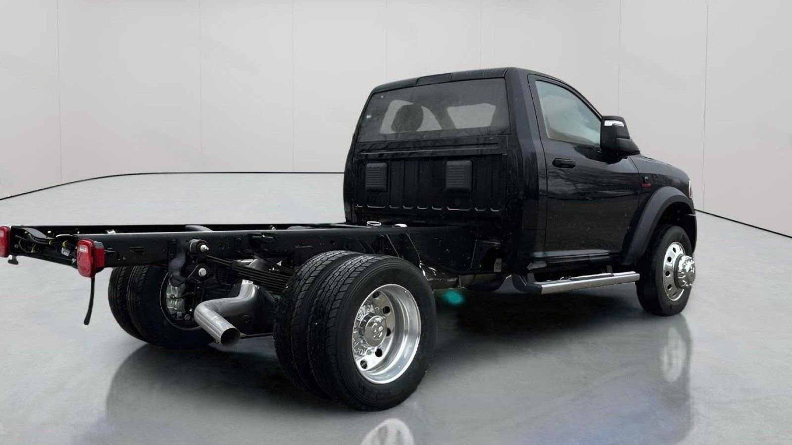 New 2024 RAM 4500 Tradesman AWD/4WD image 3
