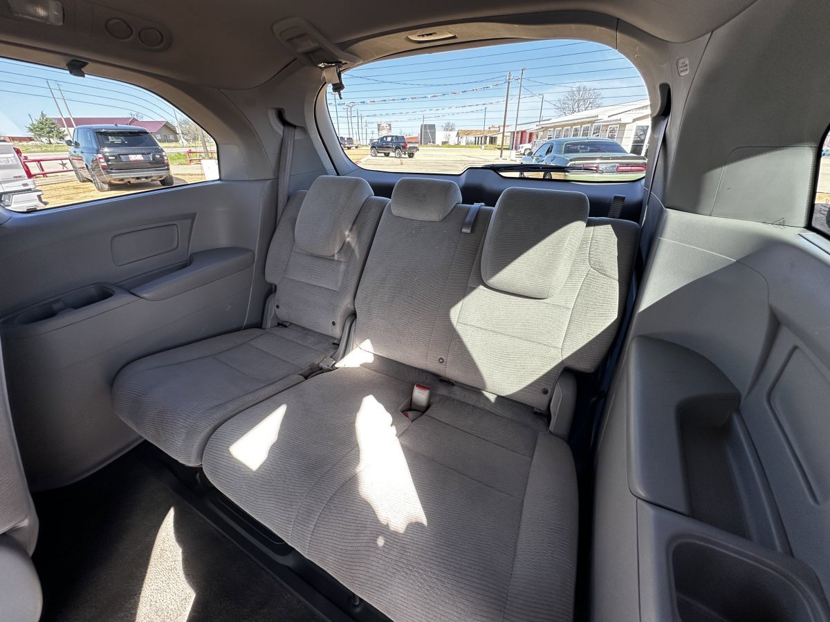 Used 2013 Honda Odyssey LX image 17
