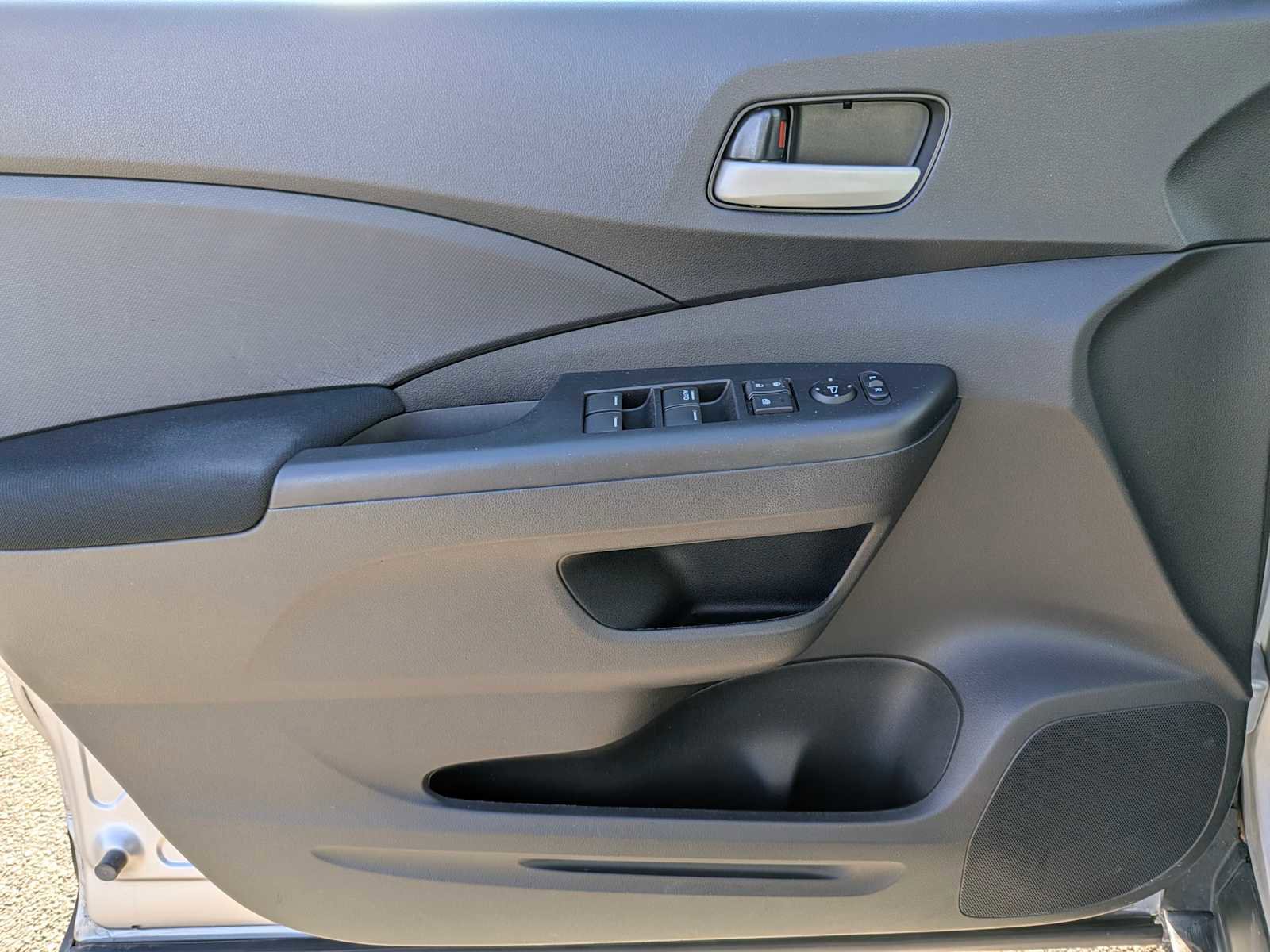 Used 2016 Honda CR-V LX image 17