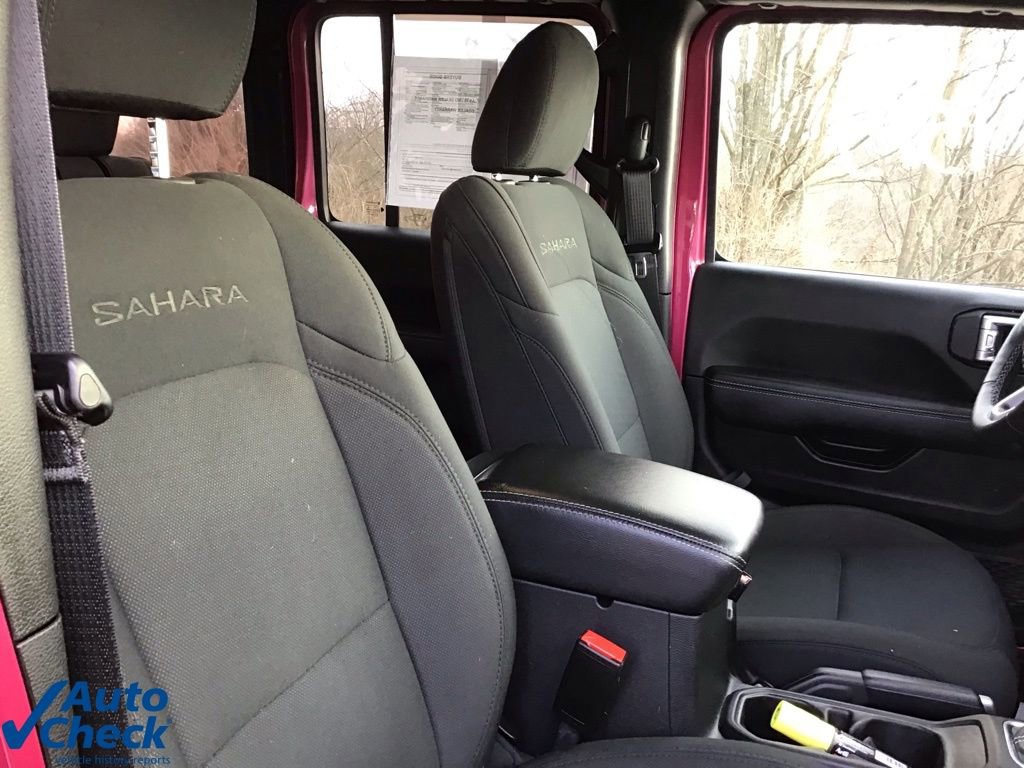 Used 2022 Jeep Wrangler Unlimited Sahara w/ Cold Weather Group image 23