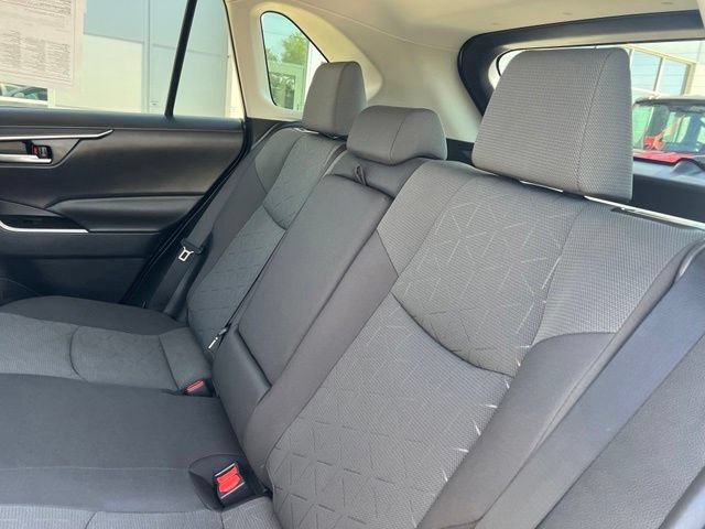 Used 2021 Toyota RAV4 XLE AWD/4WD image 21