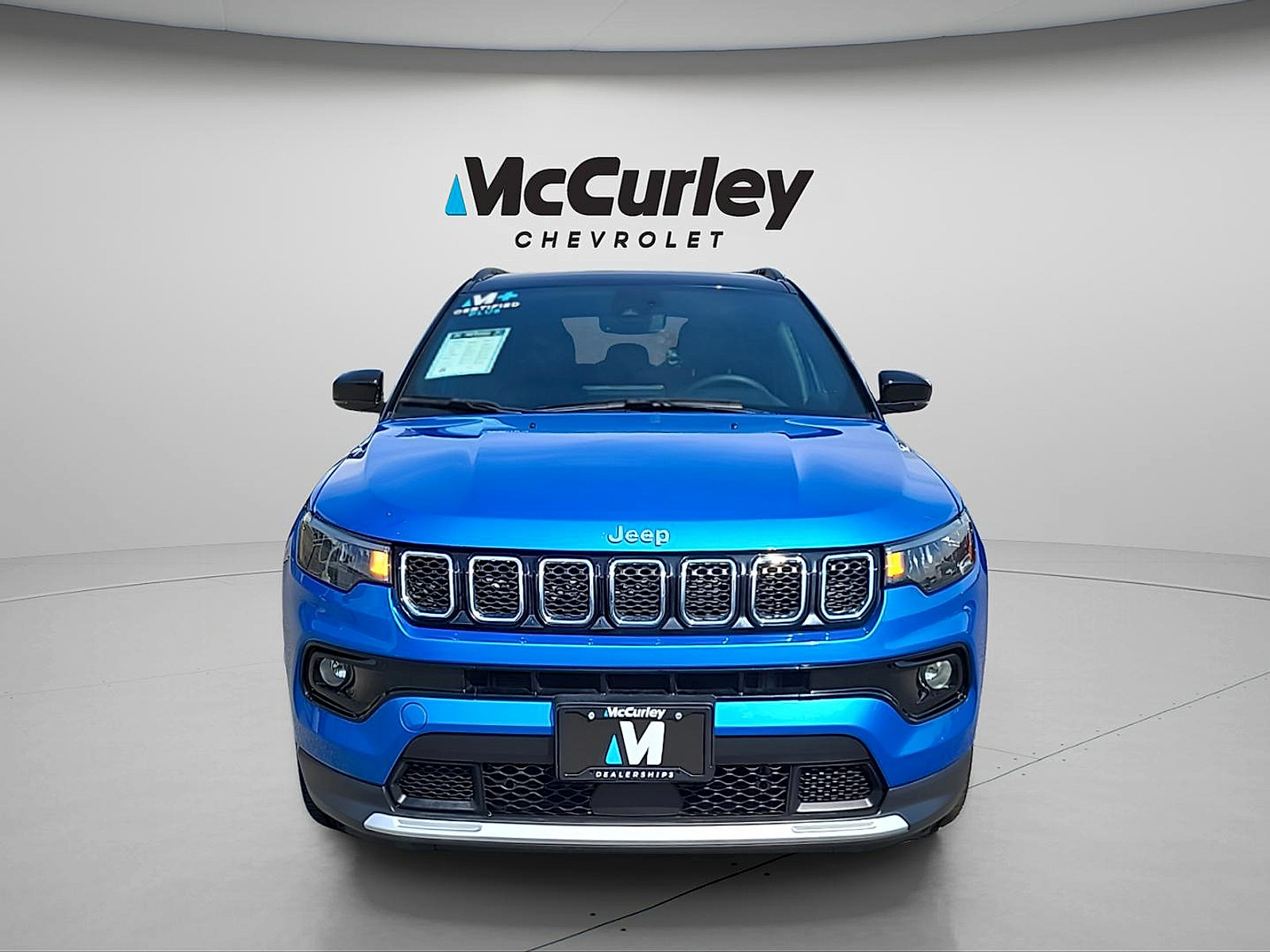 Used 2023 Jeep Compass Limited AWD/4WD image 2