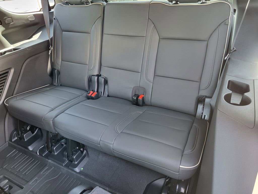New 2026 GMC Yukon Elevation w/ Elevation Premium Package AWD/4WD image 13