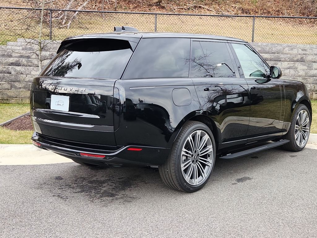 New 2025 Land Rover Range Rover SE image 2