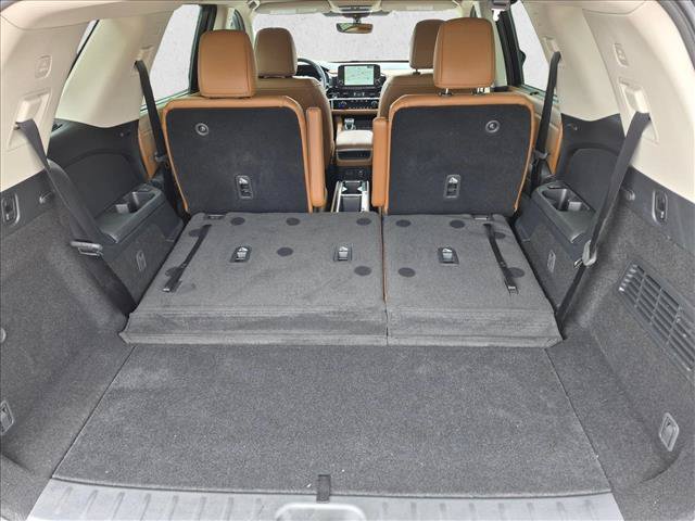 Used 2024 Nissan Pathfinder Platinum AWD/4WD image 21