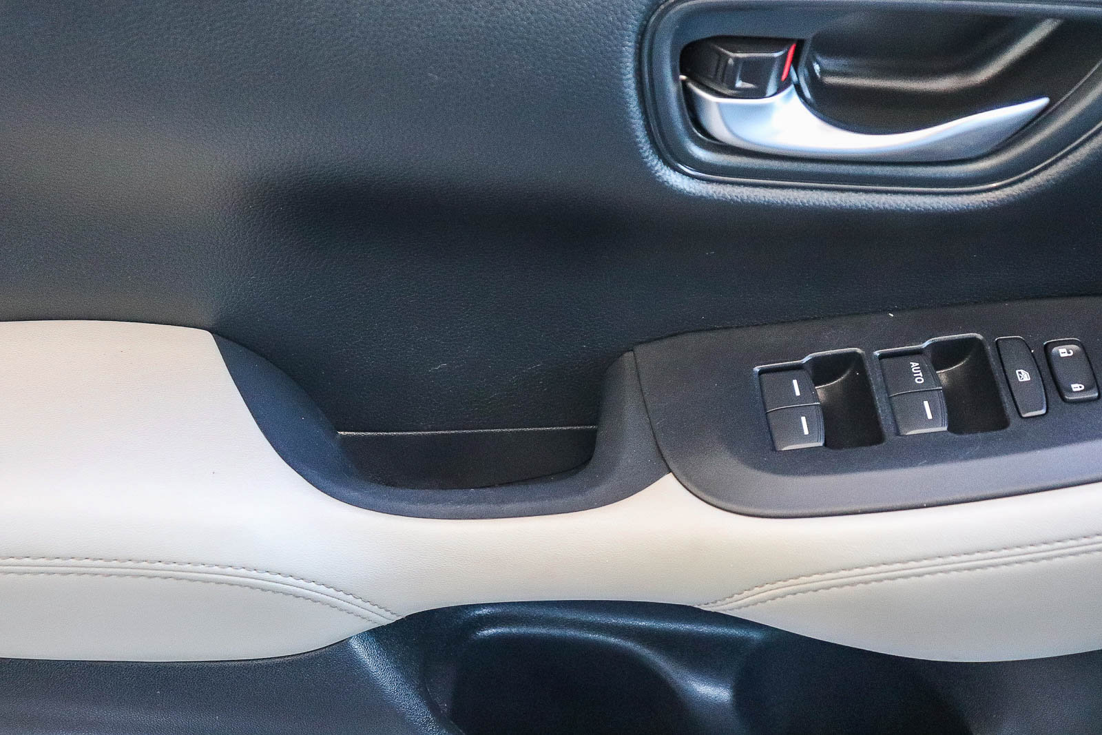 Certified 2024 Honda HR-V LX image 24