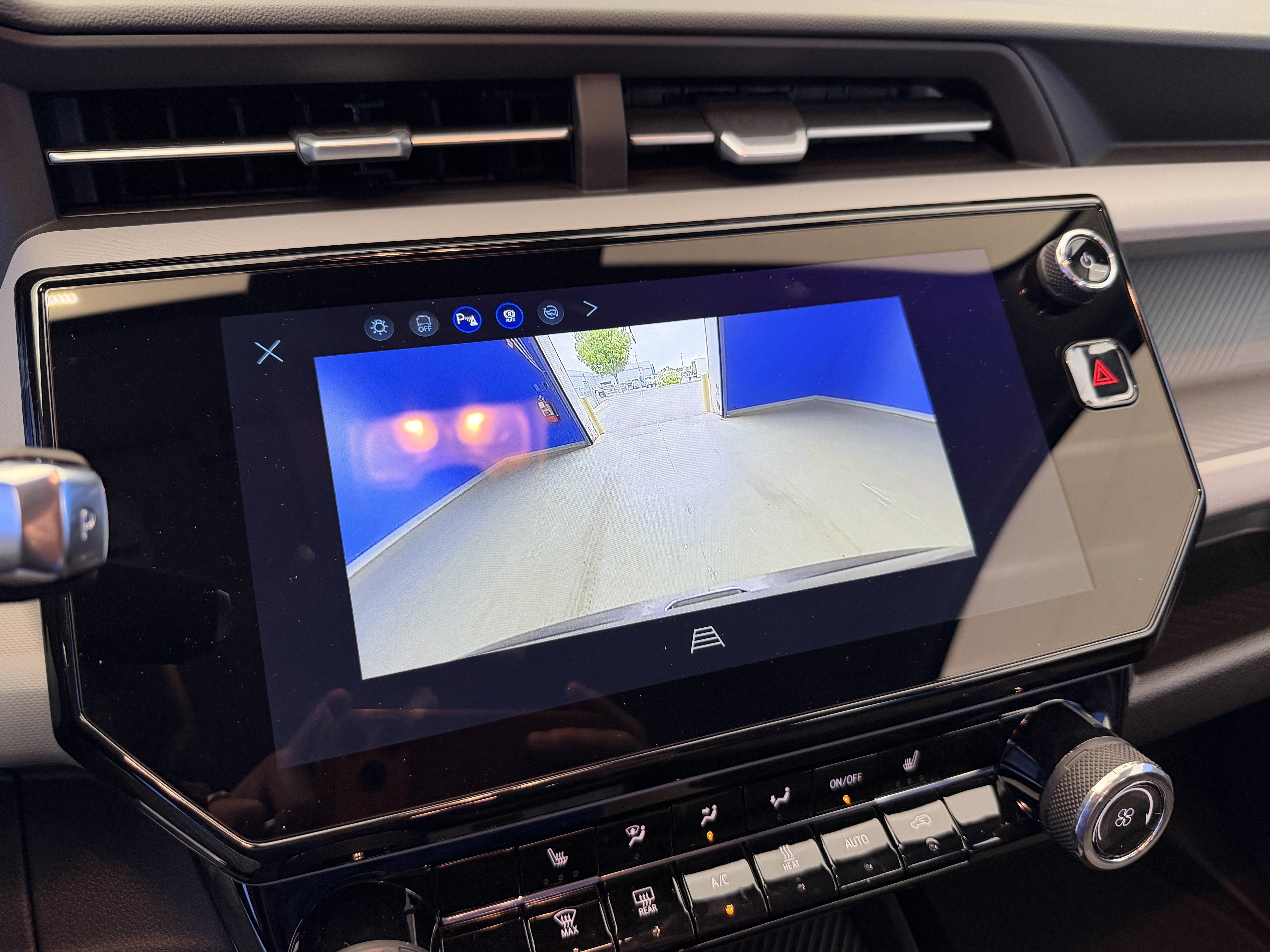 New 2027 Chevrolet Bolt LT w/ Comfort Package FWD image 21