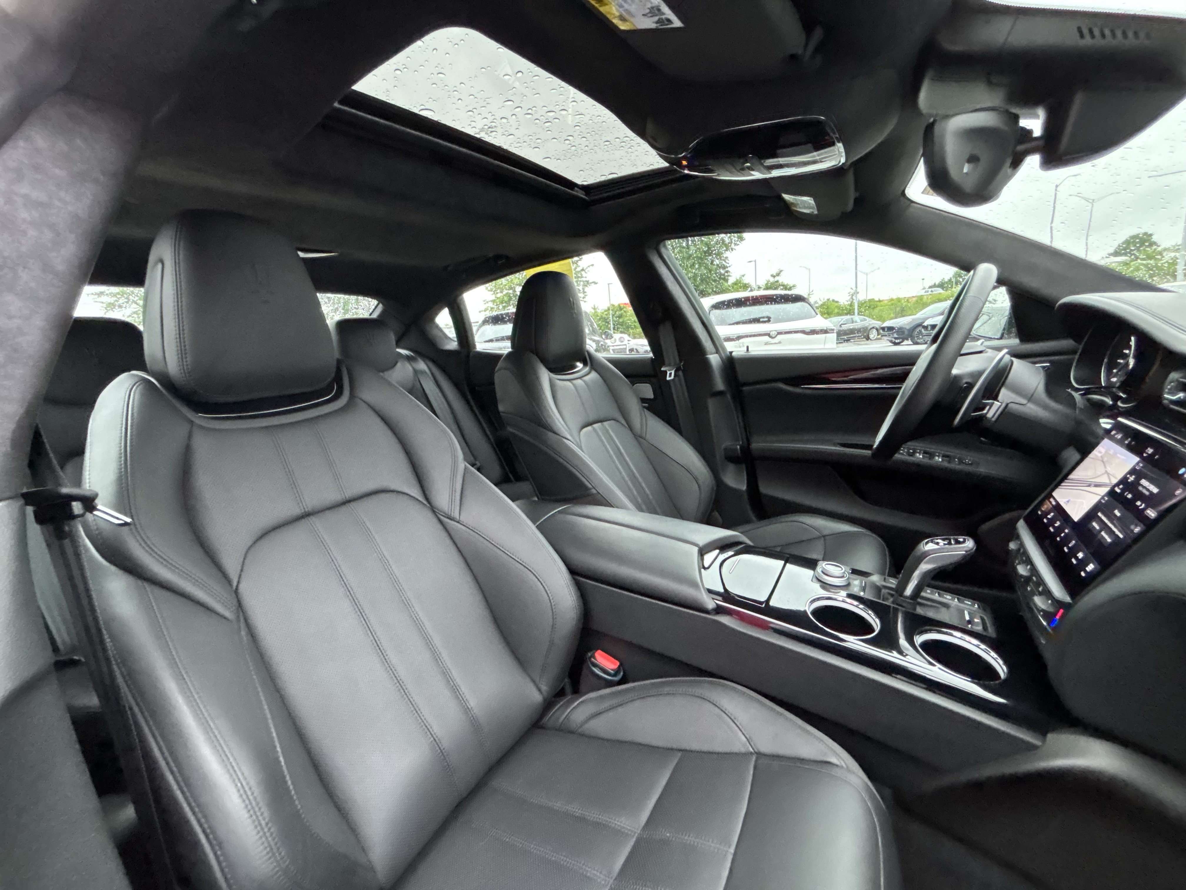 Used 2022 Maserati Quattroporte Modena RWD image 30