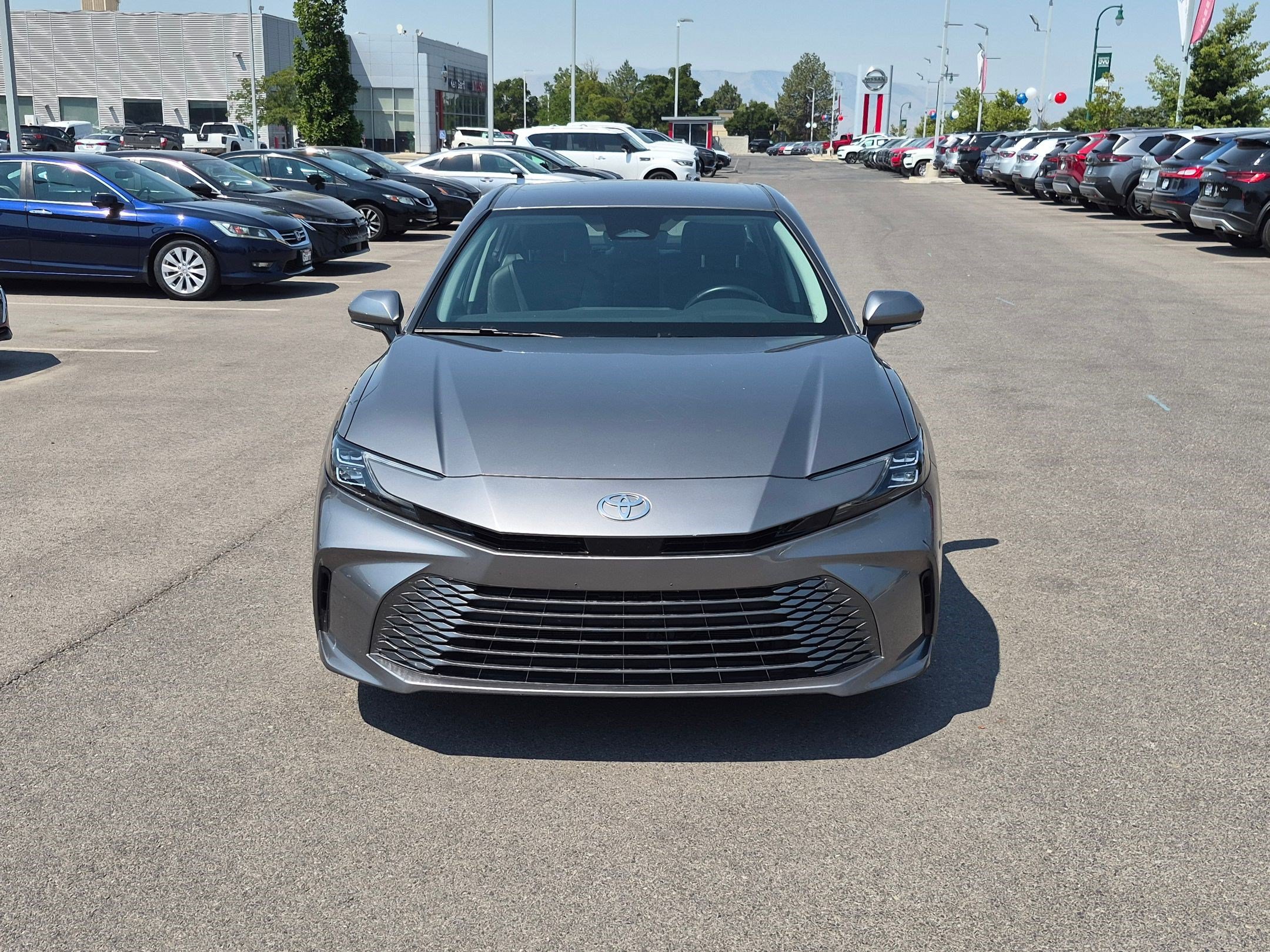 Used 2025 Toyota Camry XLE FWD image 11