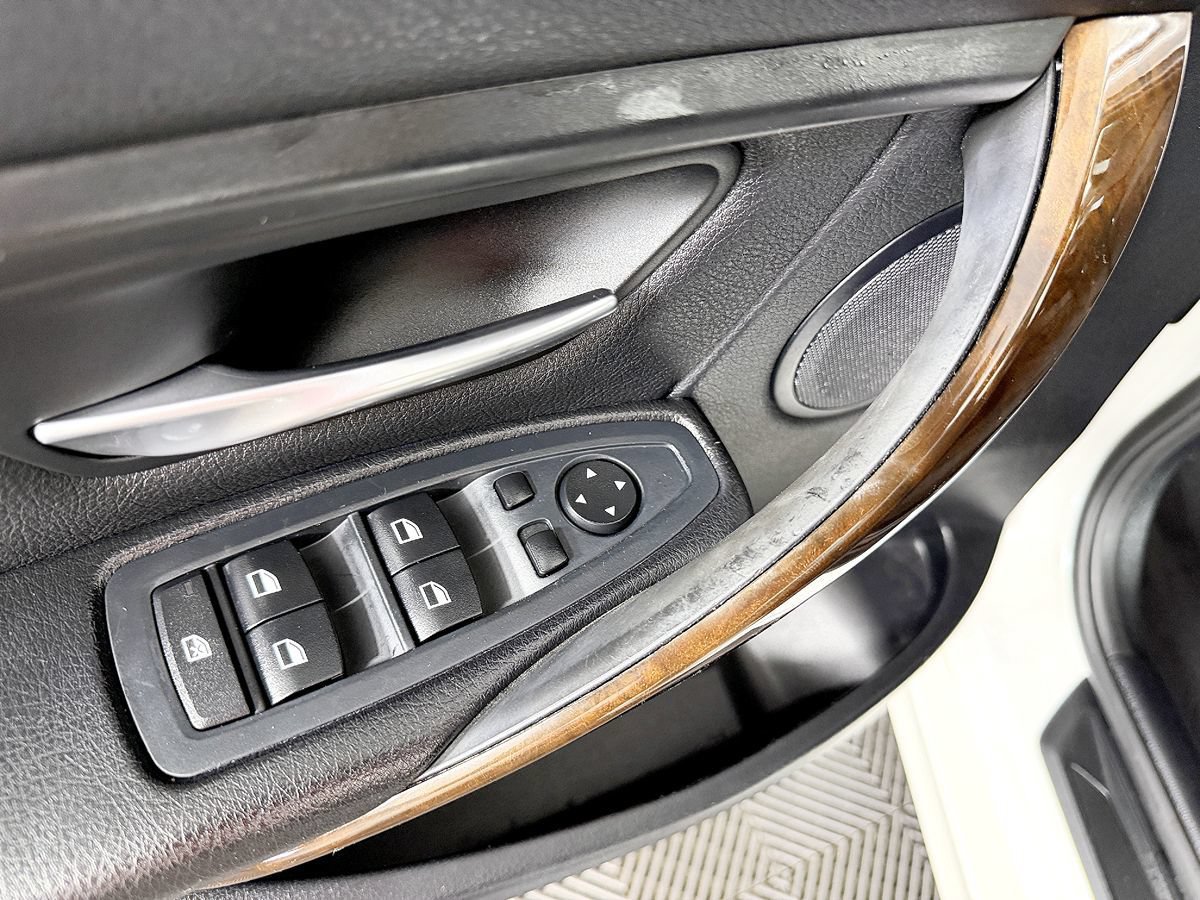 Used 2015 BMW 328i Sedan RWD image 27